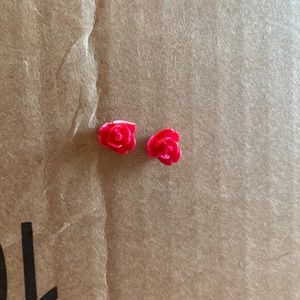 These earrings are so cute they are roses